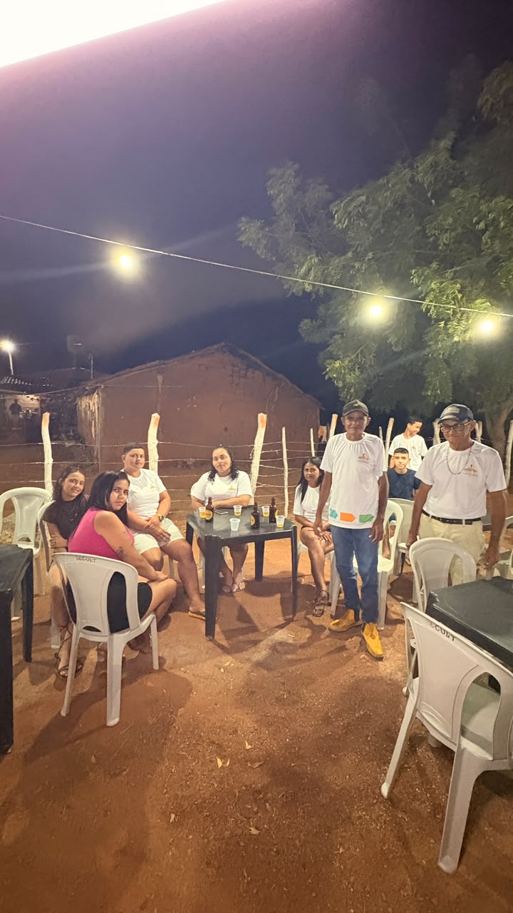 Famílias presentes na festa comunitária