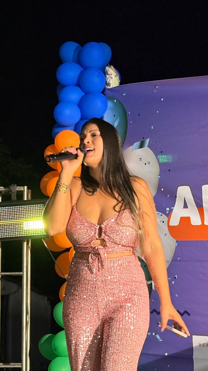 Apresentação musical no aniversário